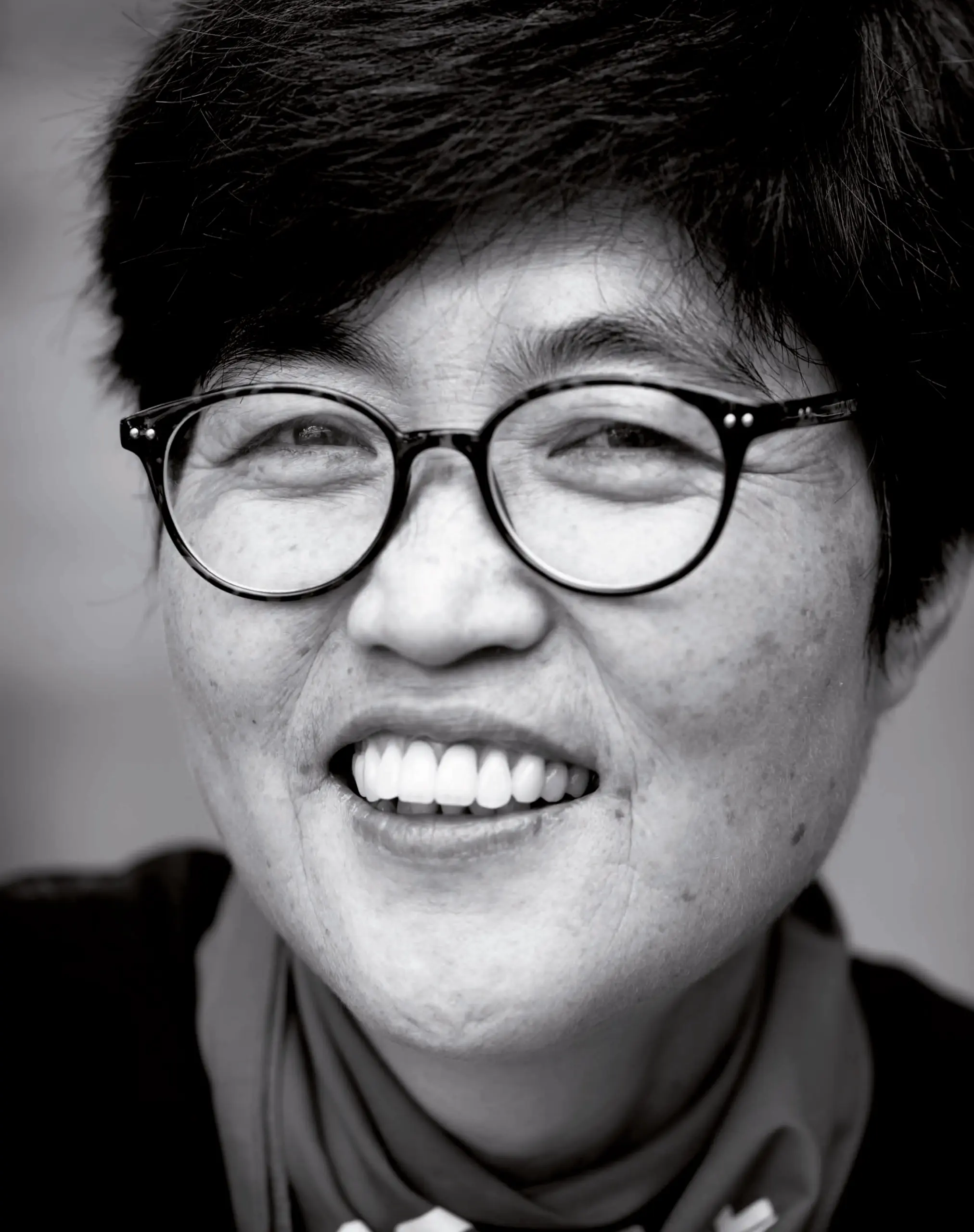 Nahaufnahme von Tammy Ko Robinsons lächelndem Gesicht